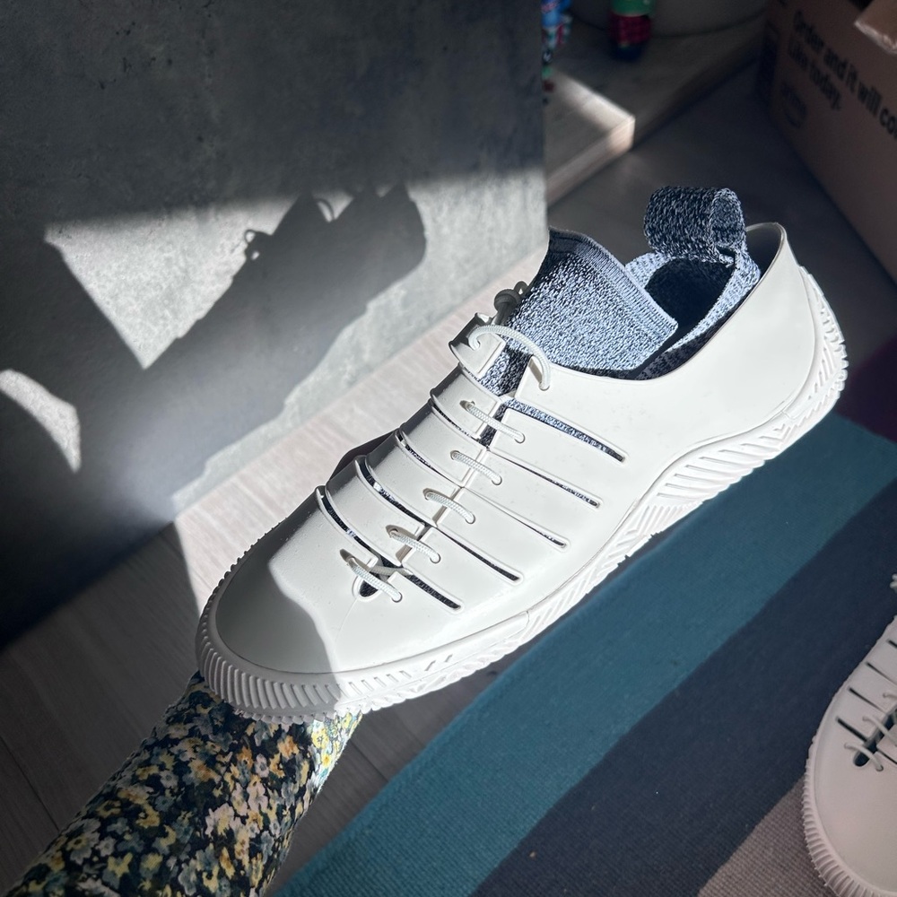 Brand New Bottega Veneta White Climber Sneakers - Picture 2 of 14